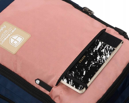 Geräumiger Reise-Rucksack mit USB-Anschluss – Peterson