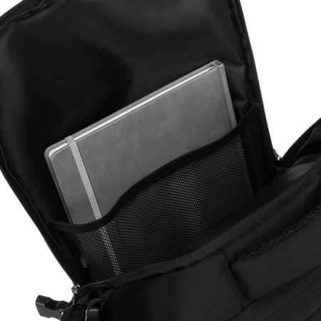 Schwarzer Reise-Rucksack, ideal als Handgepäck für das Flugzeug - Peterson