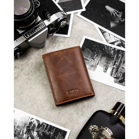 Vertikale, hellbraune Herren-Geldbörse aus Naturleder mit RFID-System – Peterson