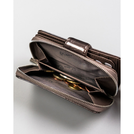 Kleine, vertikale Damen Geldbörse aus lackiertem Leder mit Blättermotiv – Pierre Cardin