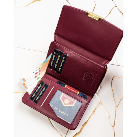 Horizontale Damen-Geldbörse aus Öko-Leder in Bordeauxrot, mit Reißverschluss und Druckknopf geschlossen - Peterson