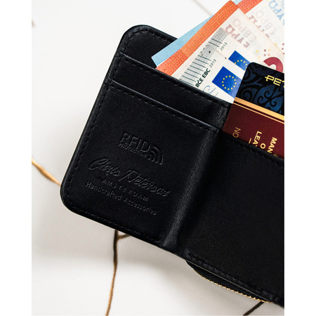 Kleine Damen Geldbörse mit Druckknopf und goldenen Akzenten – Peterson