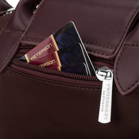Bordeauxfarbene Damen-Umhängetasche aus Polyester, aufgehängt an einem breiten Gürtel und handlichen Griffen – Peterson