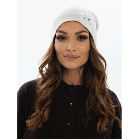 Weiße Damen Mütze mit Blumenstickerei – Peterson