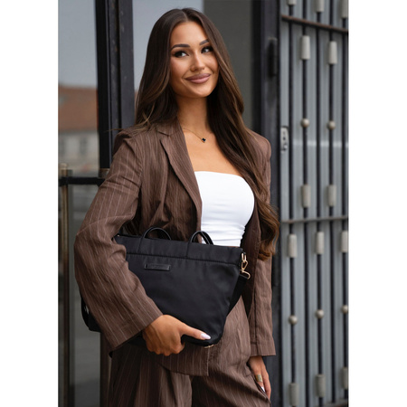 Schwarze, große Damen-Shopper-Tasche aus Nylon, passend für das A4-Format und mit Magnetverschluss – Peterson