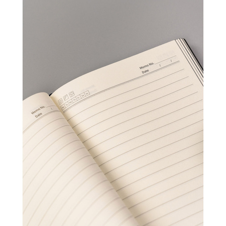 Schwarzes Notizbuch A5 mit Magnetverschluss – Peterson