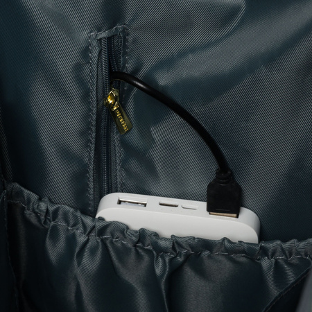 Großer Damen Rucksack in Schwarz mit Laptopfach aus Polyester – Peterson