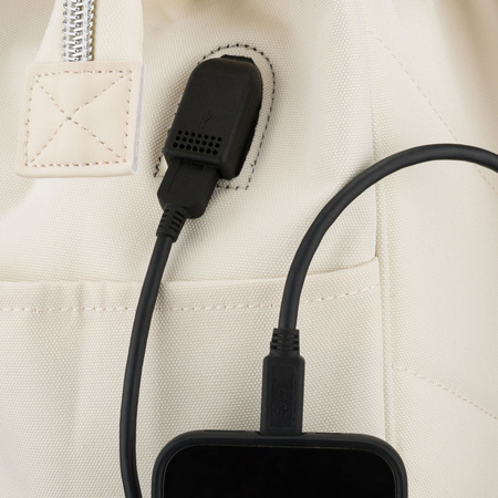 Damen Rucksack aus Polyester in Ecru mit Laptopfach und USB-Anschluss – Peterson