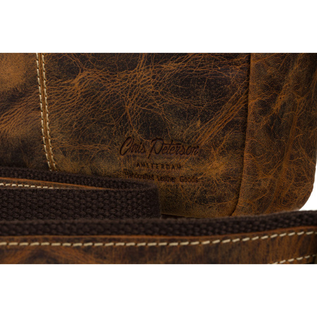 Herren-Umhängetasche aus Leder mit Klappe in Braun – Peterson