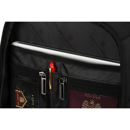 Schwarzer Reise-Rucksack aus Polyester, ideal als Handgepäck - Peterson