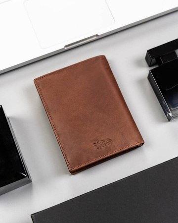 Große Herren Geldbörse aus Leder in Hochformat – Peterson