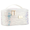 Weiße Kosmetiktasche aus synthetischem Stoff, verziert mit Pailletten, ausgestattet mit einem bequemen Griff - Peterson