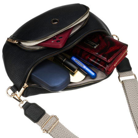 Städtische, schwarze Damen-Bauchtasche aus Öko-Leder, die an einem verstellbaren Gürtel hängt – Peterson