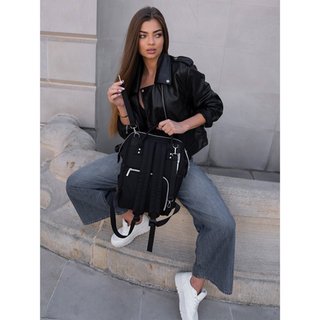 Schwarzer Rucksack aus Polyester mit Griffen zur Befestigung am Trolley – Peterson