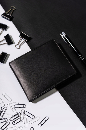 Herren Geldbörse im Querformat aus Echtleder