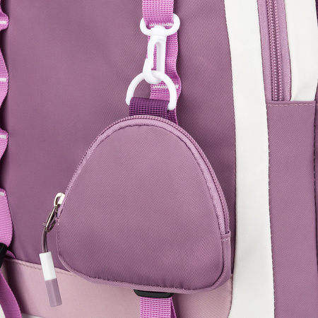 Weicher Schulrucksack aus Polyester in weiß-lila Farbe, aufgehängt an verstellbaren Trägern - Peterson