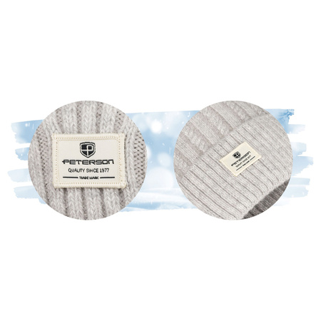 Graue Damen Mütze mit Bommel für den Winter – Peterson