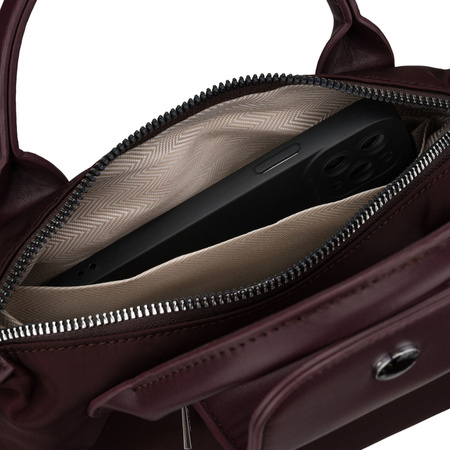 Bordeauxfarbene Damen-Umhängetasche aus Polyester, aufgehängt an einem breiten Gürtel und handlichen Griffen – Peterson