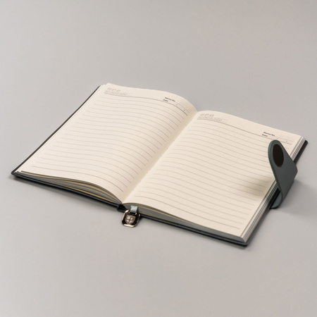 A5 Notizbuch in Hellblau mit Magnetverschluss und integriertem Lesezeichen – Peterson