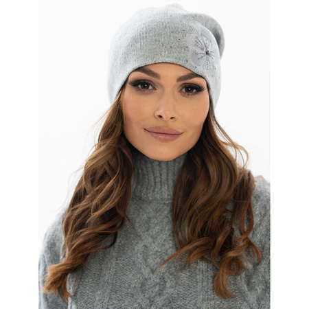 Graue Mütze mit Blumenstickerei und Kristallen – Peterson