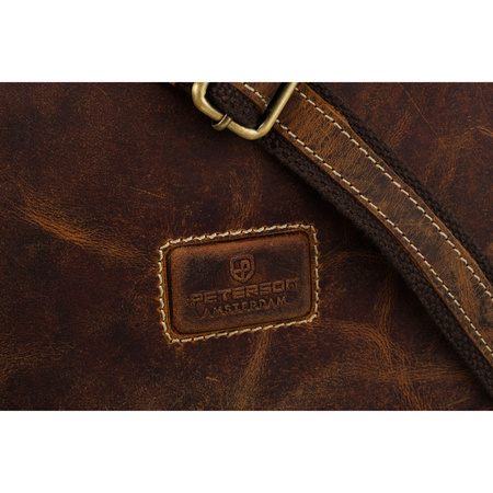 Herren-Umhängetasche aus Leder mit Klappe in Braun – Peterson