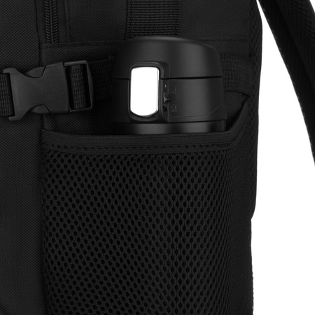 Reise-Rucksack aus Polyester in Schwarz, zweifach unterteilt und ideal als Handgepäck - Peterson