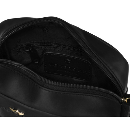 Stilvolle Herren-Umhängetasche aus Leder in Schwarz, aufgehängt an einem verstellbaren Gürtel – Peterson