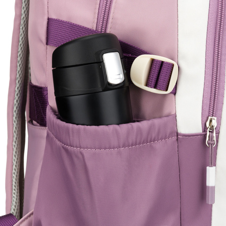 Weicher Schulrucksack aus Polyester in weiß-lila Farbe, aufgehängt an verstellbaren Trägern - Peterson