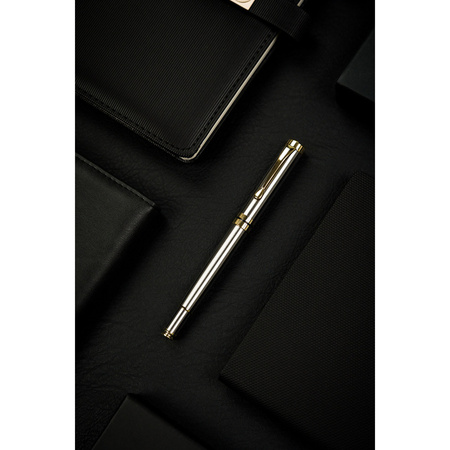 Eleganter Metallkugelschreiber in Silberfarbe – Peterson