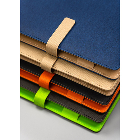 Notizbuch A5 mit Linien und Magnetverschluss – Peterson