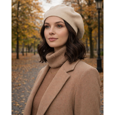 Universeller Damen-Barett aus Acryl in hellem Beigeton – Peterson