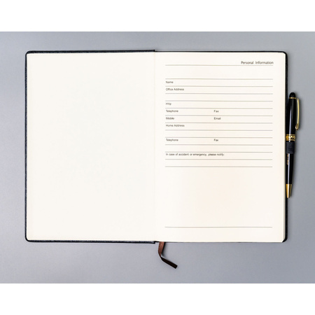 B5 Notizbuch in Grau, gepunktet und mit Verschlussgummi – Peterson