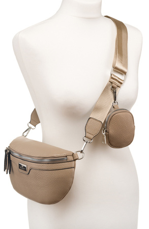 Geräumige Damen Gürteltasche mit breitem Gurt – Peterson