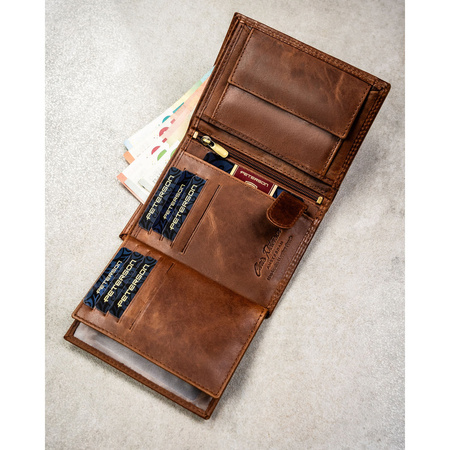 Vertikale Herren-Geldbörse aus Leder in Braun ohne äußeren Verschluss - Peterson