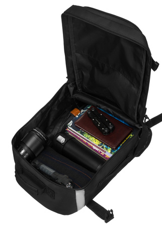 Reiserucksack in Schwarz mit praktischem Trolleygurt – Peterson