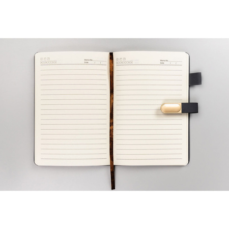 Geschenkset: Graues A5-Notizbuch mit schwarzem Kugelschreiber – Peterson