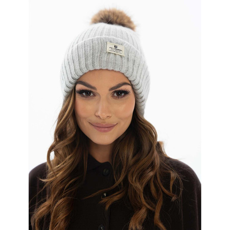 Modische Wintermütze mit Bommel in Grau – Peterson