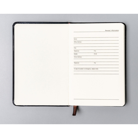 Schwarzes Notizbuch im A6-Format, liniert – Peterson