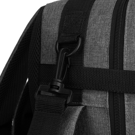 Reise-Rucksack aus Polyester in Grau, ausgestattet mit einem ansteckbaren Gürtel – Peterson