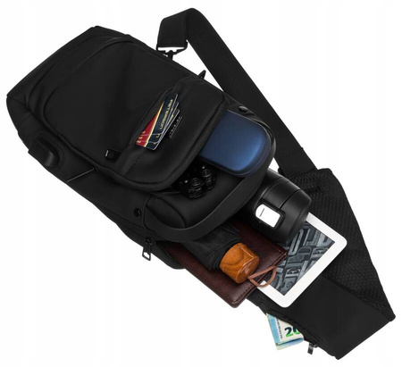 Robuster Schulterrucksack mit USB-Port – Peterson