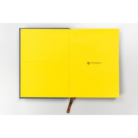 Notizbuch in Marineblau mit festem Einband und im B6-Format, bedruckt mit Punkten – Peterson