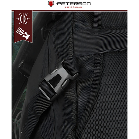 Sportlicher Militärrucksack in Schwarz, aufgehängt an verstellbaren Schultergurten - Peterson