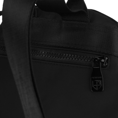 Schwarzer Damen-Rucksack aus Polyester, einteilig und mit Reißverschluss – Peterson