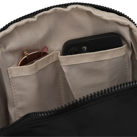 Städtischer, schwarzer Damen-Rucksack aus Polyester, an verstellbaren Trägern befestigt – Peterson