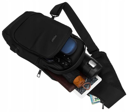 Umhängetasche mit USB-Anschluss – Peterson