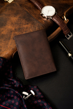 Geschenkset: stilvolle Herren Geldbörse und Gürtel aus Öko-Leder – Rovicky