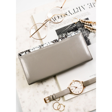 Horizontale Damen Geldbörse aus Echtleder mit buntem Blumenmuster und Druckknopfverschluss – Peterson