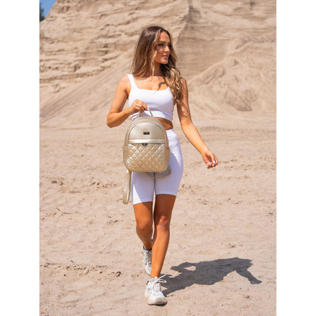 Goldener glänzender Damen Rucksack klein, gesteppt aus Öko-Leder – Peterson