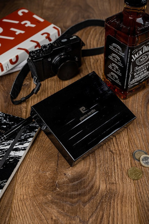 Vertikale kompakte Herren Geldbörse aus Echtleder mit RFID – Pierre Cardin