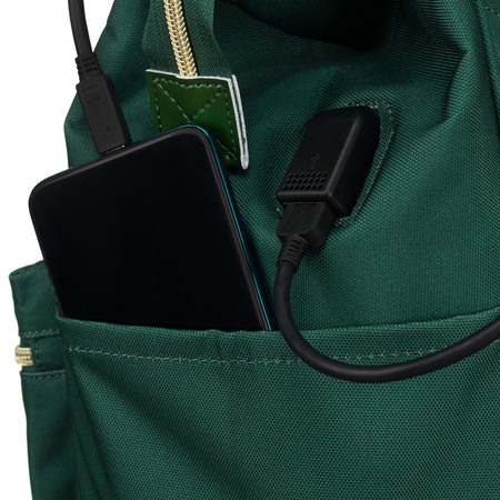 Grüner Damen Reiserucksack mit Laptopfach aus Polyester – Peterson